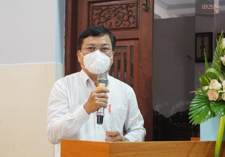 Ông Lê Trường Tồn đại diện chính quyền phát biểu tại cuộc họp