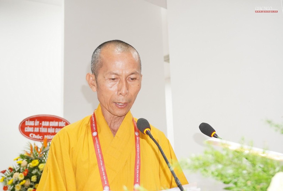 Đại đức Thích Phước Dũng, Phó ban Trị sự GHPGVN tỉnh Hậu Giang cung thỉnh Ban chứng minh, Chủ Tọa đoàn, Ban Thư ký đại hội Đại đức Thích Phước Dũng, Phó ban Trị sự GHPGVN tỉnh Hậu Giang cung thỉnh Ban chứng minh, Chủ Tọa đoàn, Ban Thư ký đại hội