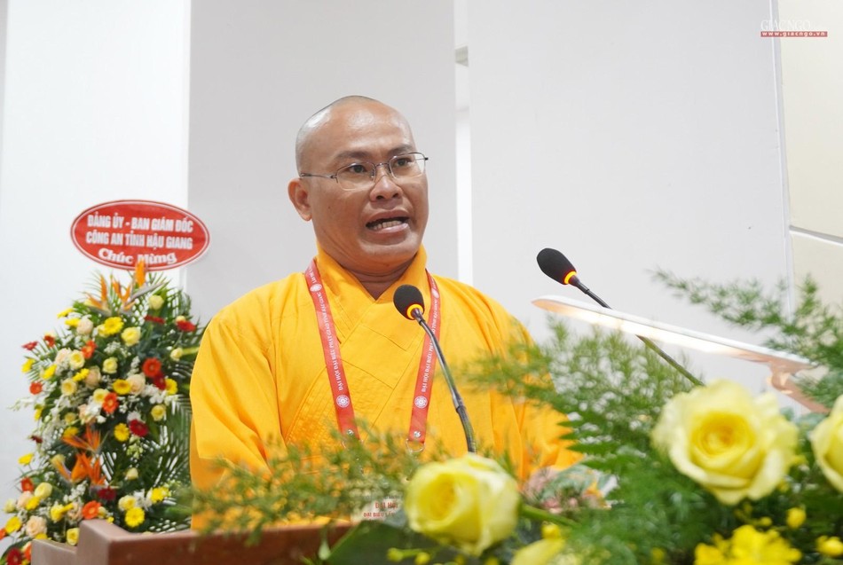 Đại đức Thích Trí Thiền, Ủy viên Ban Trị sự GHPGVN tỉnh Hậu Giang thay mặt Ban Kiểm soát thông qua nội quy đại hội Đại đức Thích Trí Thiền, Ủy viên Ban Trị sự GHPGVN tỉnh Hậu Giang thay mặt Ban Kiểm soát thông qua nội quy đại hội