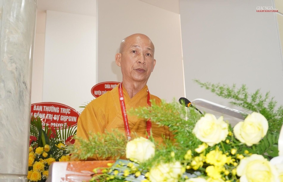 Thượng tọa Thích Thông Hạnh báo cáo Phật sự nhiệm kỳ IX