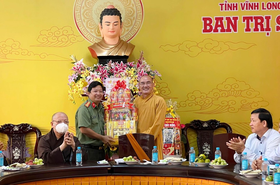 Công an tỉnh Vĩnh Long chúc mừng Công an tỉnh Vĩnh Long chúc mừng