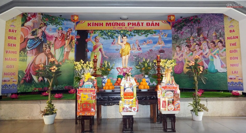 Lễ đài tại chùa Huỳnh Kim - Lễ đài chính Phật giáo quận Gò Vấp