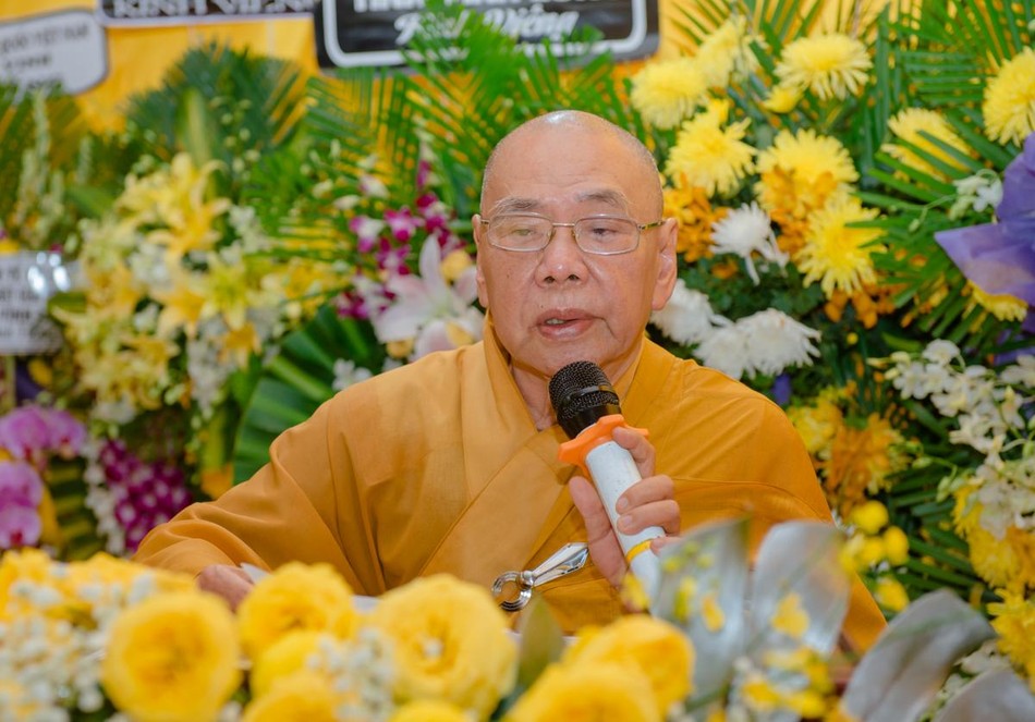 Hòa thượng Thích Thiện Pháp ôn lại cuộc đời và đạo nghiệp của Trưởng lão Hoà thượng Thích Nhựt Huệ Hòa thượng Thích Thiện Pháp ôn lại cuộc đời và đạo nghiệp của Trưởng lão Hoà thượng Thích Nhựt Huệ