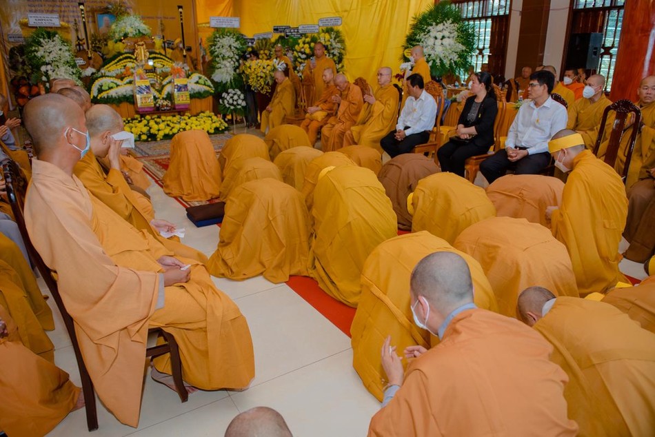 Kim quan Trưởng lão Hòa thượng sẽ được phụng tống đến chùa Kompong Ksan (khóm 8, phường 6, thành phố Trà Vinh, tỉnh Trà Vinh) làm lễ trà-tỳ Kim quan Trưởng lão Hòa thượng sẽ được phụng tống đến chùa Kompong Ksan (khóm 8, phường 6, thành phố Trà Vinh, tỉnh Trà Vinh) làm lễ trà-tỳ
