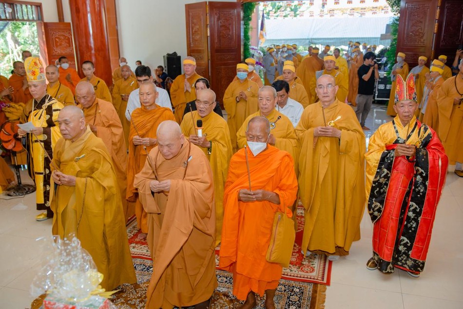 Chư tôn đức niêm hương tưởng niệm Chư tôn đức niêm hương tưởng niệm