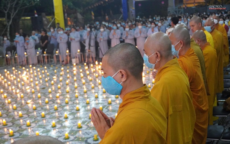 Trang nghiêm trong từng lời kinh Trang nghiêm trong từng lời kinh