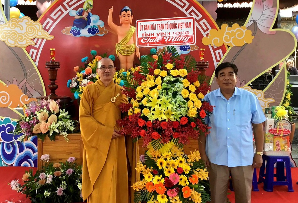 Ủy ban Mặt trận tổ quốc Việt Nam tỉnh chúc mừng Ủy ban Mặt trận tổ quốc Việt Nam tỉnh chúc mừng