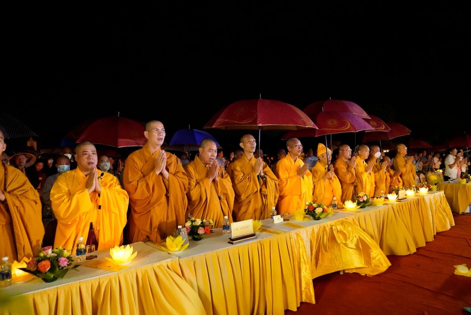 Chư tôn đức Phật giáo Hà Nam tham dự lễ