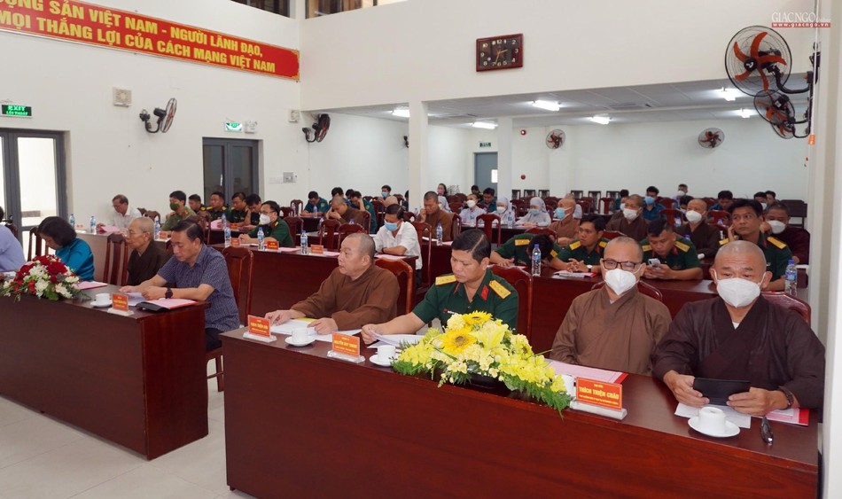 Chư tôn đức, cùng đại diện chính quyền, Ban chỉ huy Quân sự quận 3 tham dự Chư tôn đức, cùng đại diện chính quyền, Ban chỉ huy Quân sự quận 3 tham dự