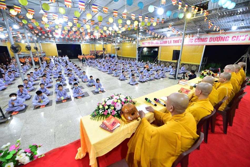 Khóa lễ tối 9-6 tại chùa Quan Âm Đông Hải