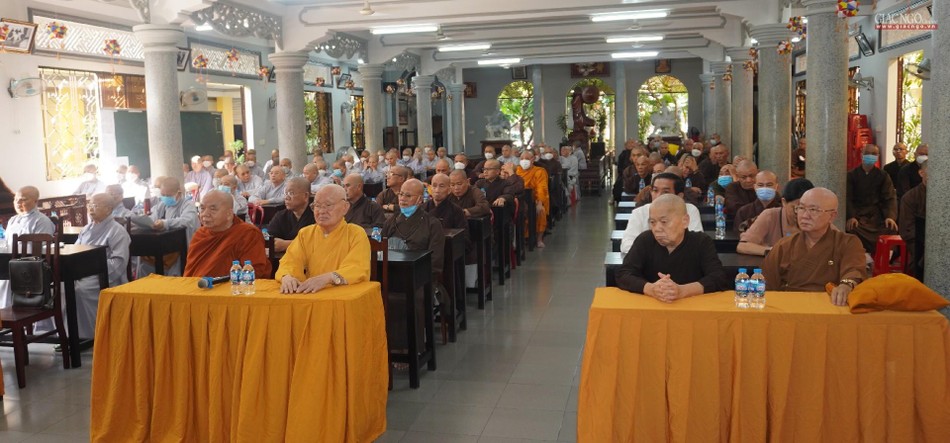 Chư tôn đức Chứng minh Ban Trị sự GHPGVN quận Gò Vấp, chư Tăng Ni tham dự Chư tôn đức Chứng minh Ban Trị sự GHPGVN quận Gò Vấp, chư Tăng Ni tham dự