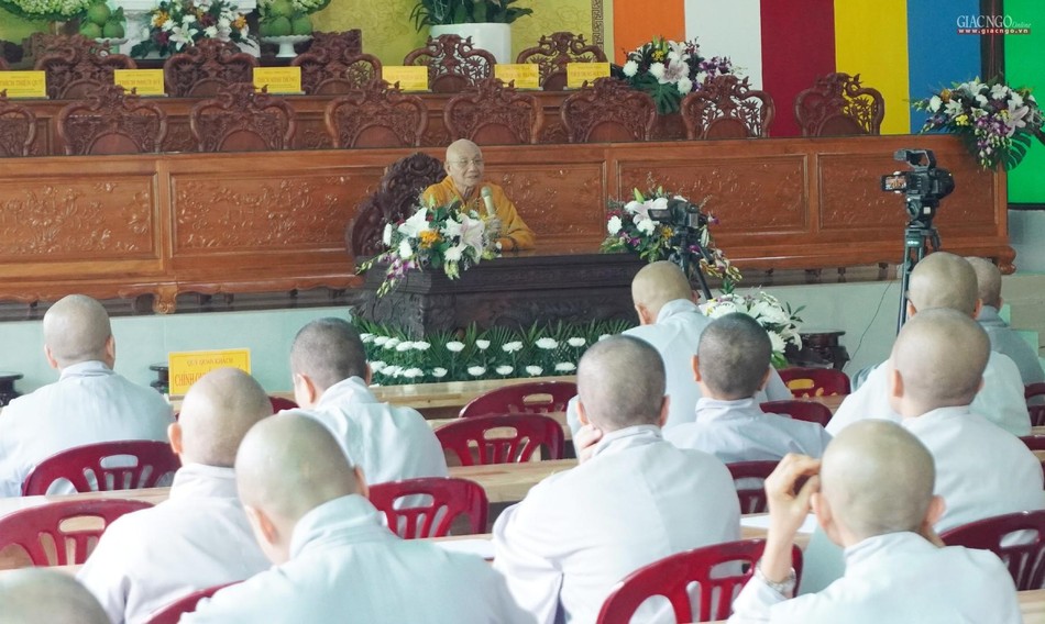 Hòa thượng Thích Minh Thông giảng về giới luật Hòa thượng Thích Minh Thông giảng về giới luật