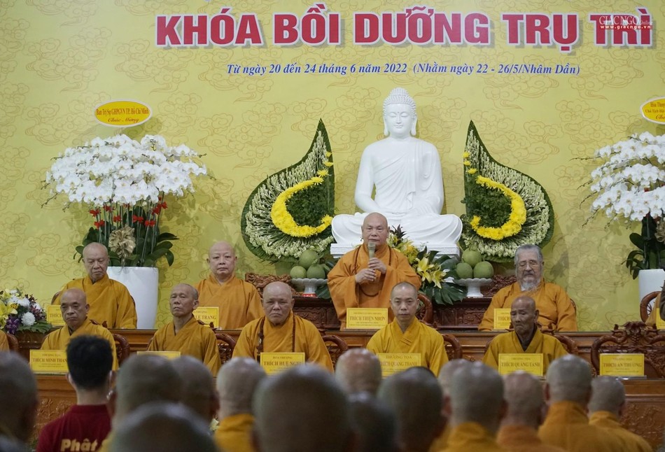 Hòa thượng Thích Thiện Nhơn ban đạo từ chứng minh Hòa thượng Thích Thiện Nhơn ban đạo từ chứng minh