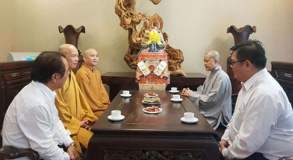 Thượng tọa Thích Trí Thường cùng chư tôn đức Ban Trị sự GHPGVN quận 12 tiếp đoàn Mặt trận TP.HCM - Ảnh: P.Tường Thượng tọa Thích Trí Thường cùng chư tôn đức Ban Trị sự GHPGVN quận 12 tiếp đoàn Mặt trận TP.HCM - Ảnh: P.Tường