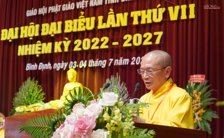 Hòa thượng Thích Đồng Quả đọc nội quy đại hội