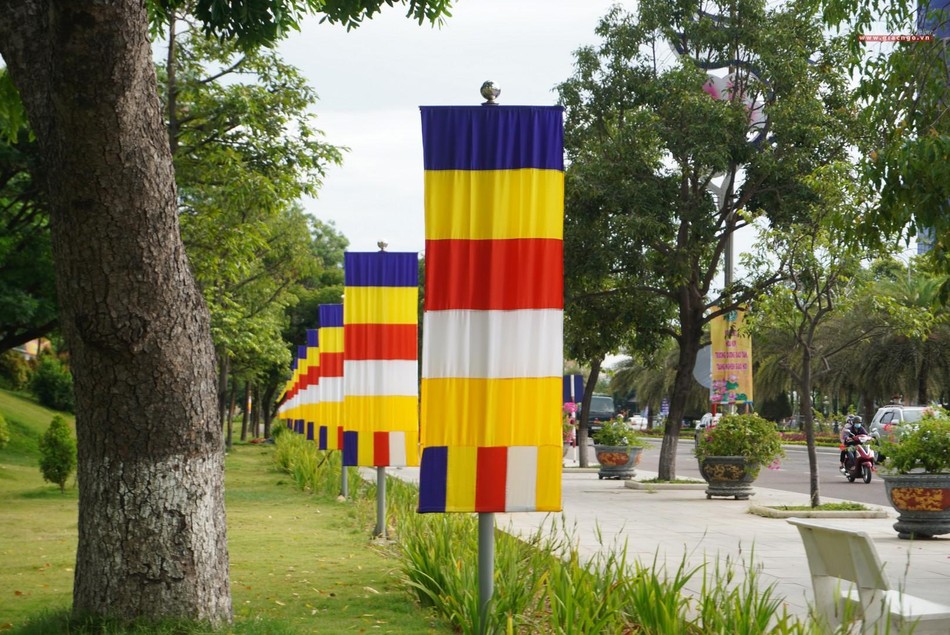 Cờ, biểu ngữ chào mừng đại hội