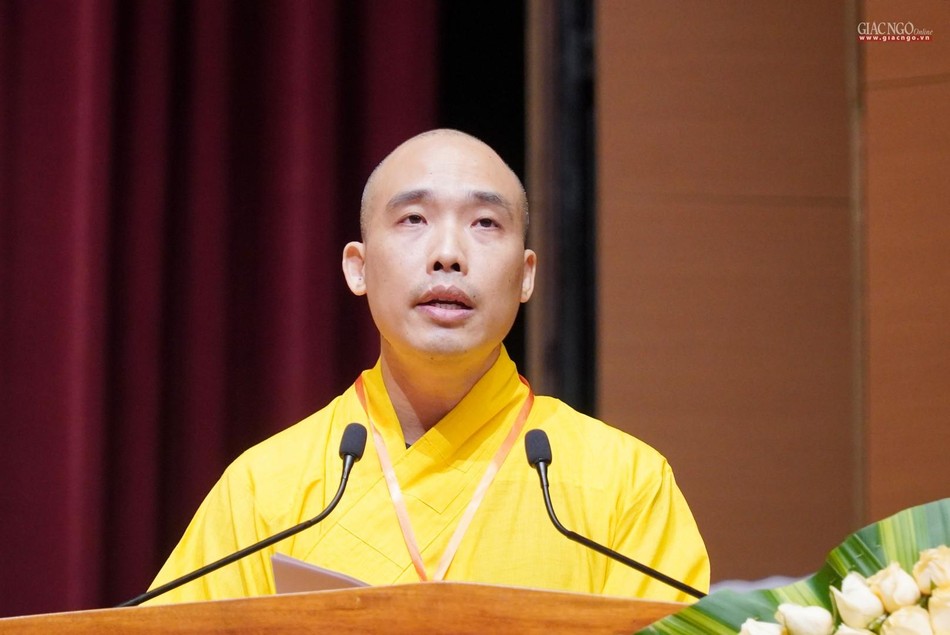 Đại đức Thích Quảng Thái dẫn chương trình