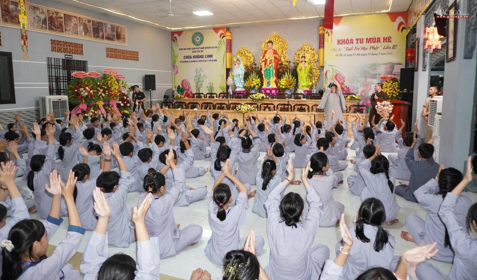 Khóa tu mùa hè tại chùa Hoằng Linh bắt đầu từ ngày 7 đến 10-7-2022 Khóa tu mùa hè tại chùa Hoằng Linh bắt đầu từ ngày 7 đến 10-7-2022