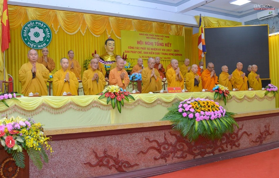 Chư tôn đức niệm Phật cầu gia bị