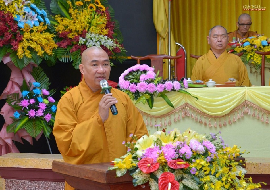 Thượng tọa Thích Phước Nguyên, Phó Chánh Văn phòng II Trung ương điều hành phần khen thưởng của Trung ương Giáo hội