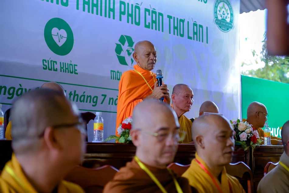 Hòa thượng Đào Như chứng minh Hòa thượng Đào Như chứng minh