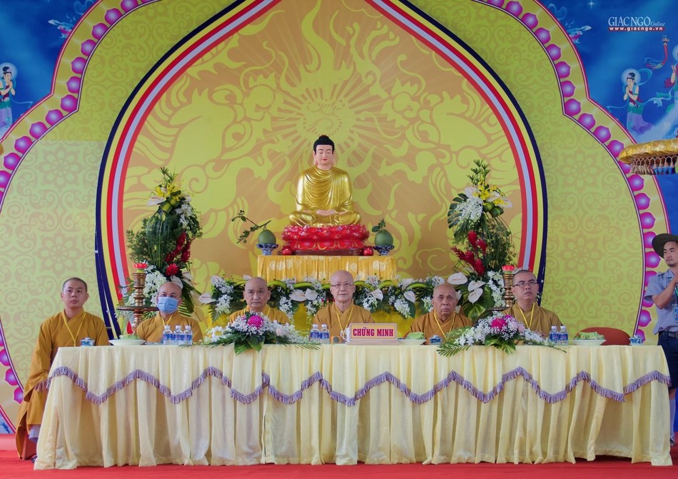 Chư tôn đức chứng minh