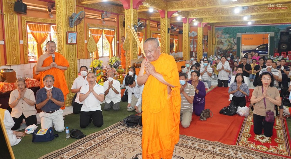 Hòa thượng Danh Lung, cùng chư Tăng và Phật tử tưởng niệm Hòa thượng Danh Lung, cùng chư Tăng và Phật tử tưởng niệm