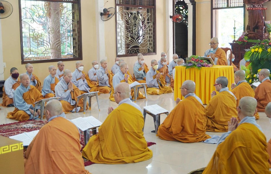 Ni sư Thích nữ thông Tường trùng tuyên giới luật Ni sư Thích nữ thông Tường trùng tuyên giới luật