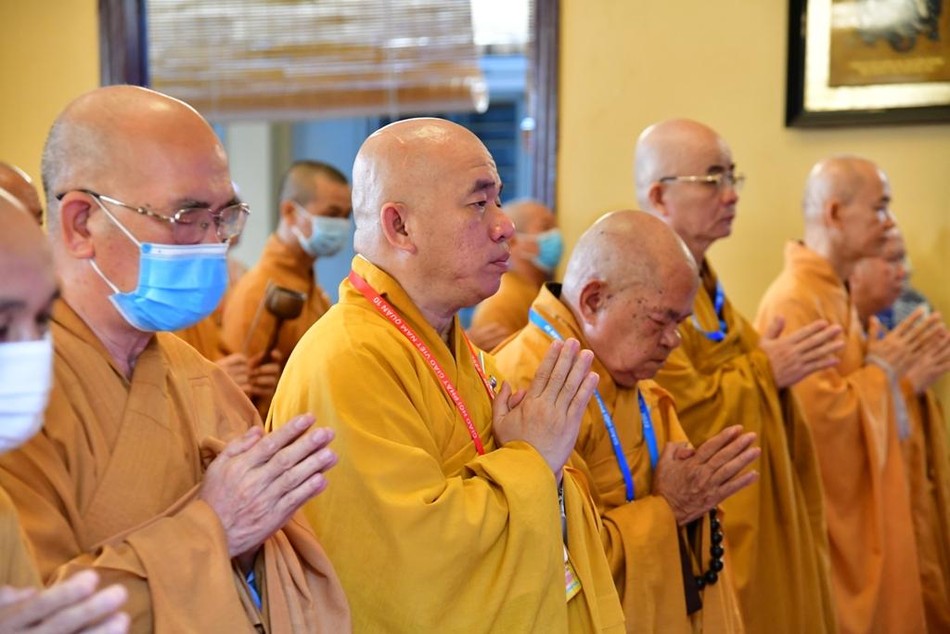 Thượng tọa Thích Nhật Thiện, Trưởng ban Trị sự GHPGVN quận 10, chư tôn đức trong khóa lễ Thượng tọa Thích Nhật Thiện, Trưởng ban Trị sự GHPGVN quận 10, chư tôn đức trong khóa lễ