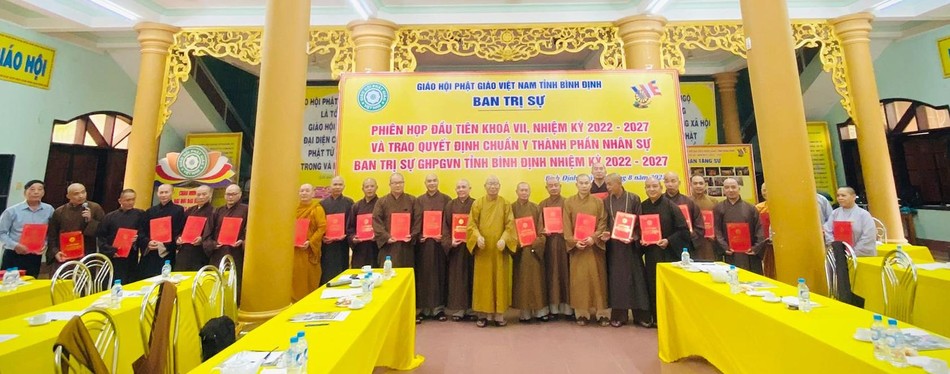 Trao quyết định đến chư tôn đức Ban Trị sự GHPGVN tỉnh Bình Định nhiệm kỳ 2022 - 2026 Trao quyết định đến chư tôn đức Ban Trị sự GHPGVN tỉnh Bình Định nhiệm kỳ 2022 - 2026