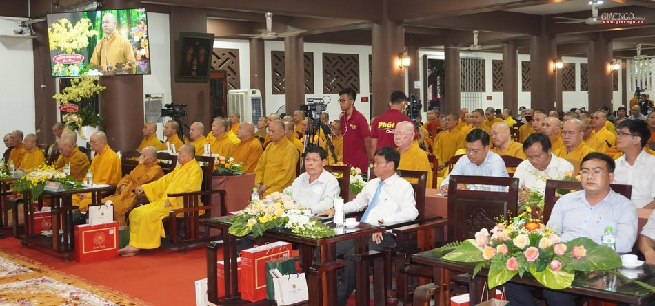 Đại diện chính quyền tham dự Đại diện chính quyền tham dự