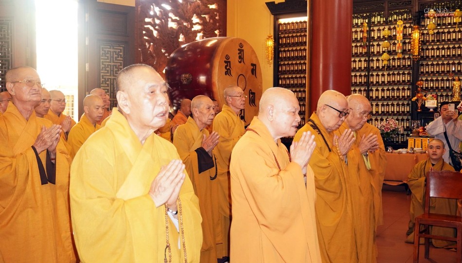 Trang nghiêm thời kinh ngắn cầu nguyện Trang nghiêm thời kinh ngắn cầu nguyện