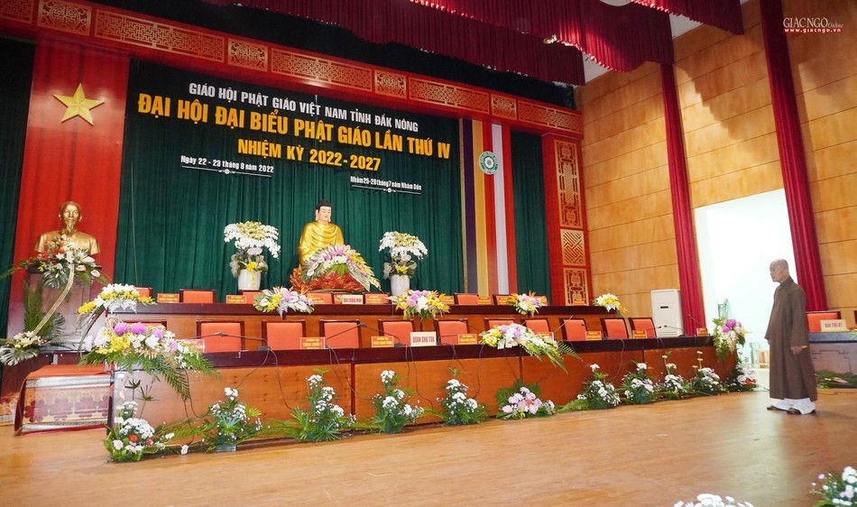 Thượng tọa Thích Quảng Hiền rà soát lần cuối