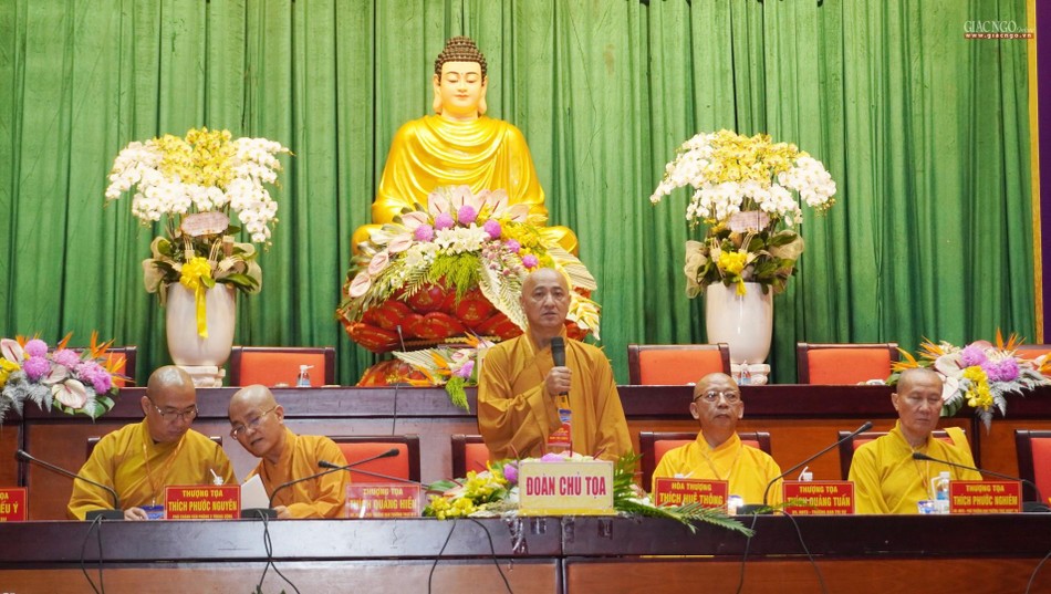 Thượng tọa Thích Huệ Thông chủ tọa phiên trù bị