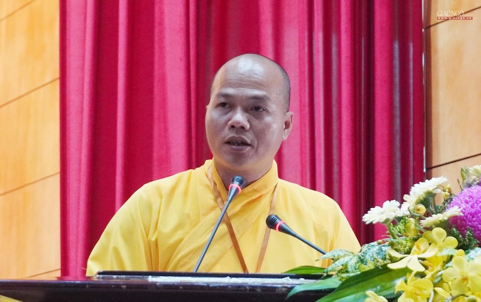 Tham luận “Cần quan tâm phát triển Phật giáo các huyện vùng sâu” do Đại đức Thích Đồng Nhiệm, Ủy viên Ban Trị sự GHPGVN tỉnh, Trưởng ban Trị sự GHPGVN huyện Krông Nô trình bày