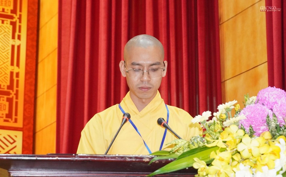 Đại đức Thích Nhuận Hạnh, Phó Thư ký kiêm Chánh Văn phòng Ban Trị sự GHPGVN huyện Đắk R&apos;Lấp trình bày tham luận &quot;Bàn về Phật giáo ngày mai&quot;