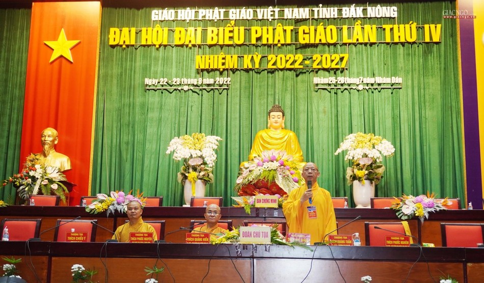 Thượng tọa Thích Quảng Tuấn đúc kết phiên họp