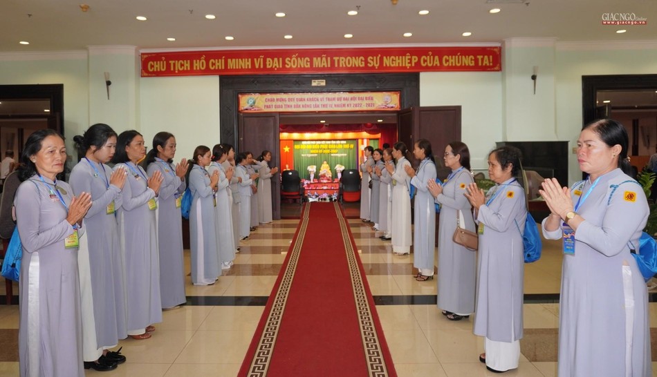 Gia đình Phật tử tỉnh Đắk Nông cung đón chư tôn giáo phẩm Gia đình Phật tử tỉnh Đắk Nông cung đón chư tôn giáo phẩm