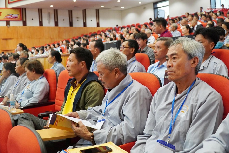 Phật tử các huyện về tham dự Phật tử các huyện về tham dự