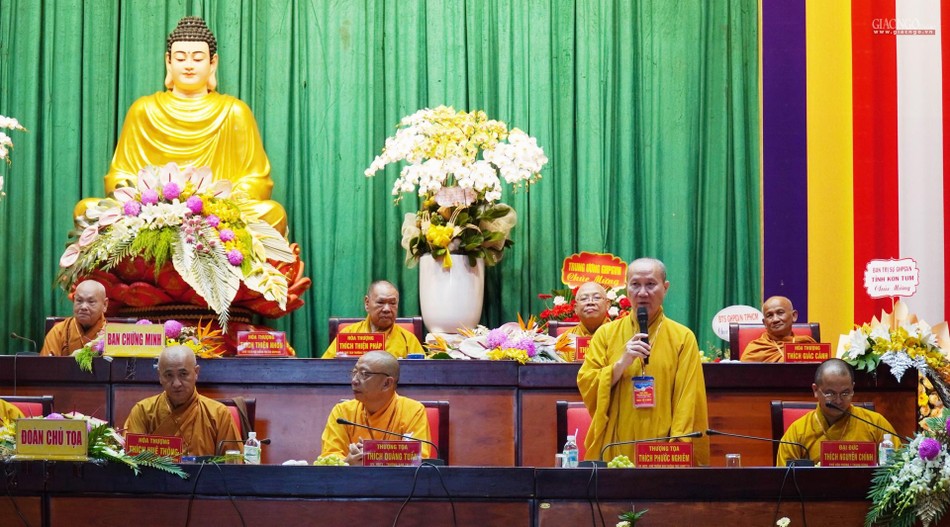 Thượng tọa Thích Phước Nghiêm chủ tọa Thượng tọa Thích Phước Nghiêm chủ tọa