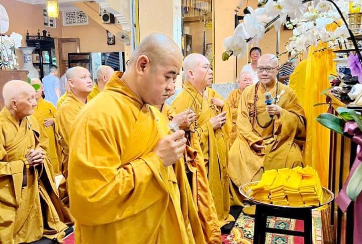 Môn đồ đệ tử thành kính đảnh lễ Giác linh Hòa thượng Môn đồ đệ tử thành kính đảnh lễ Giác linh Hòa thượng