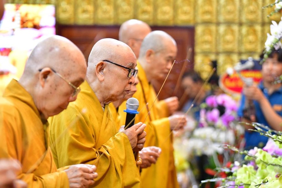 Chư tôn đức giáo phẩm niêm hương tưởng niệm Chư tôn đức giáo phẩm niêm hương tưởng niệm