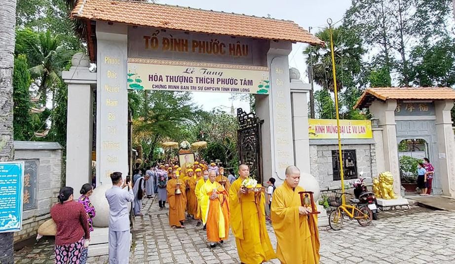 Từ từ rời tổ đình Phước Hậu Từ từ rời tổ đình Phước Hậu