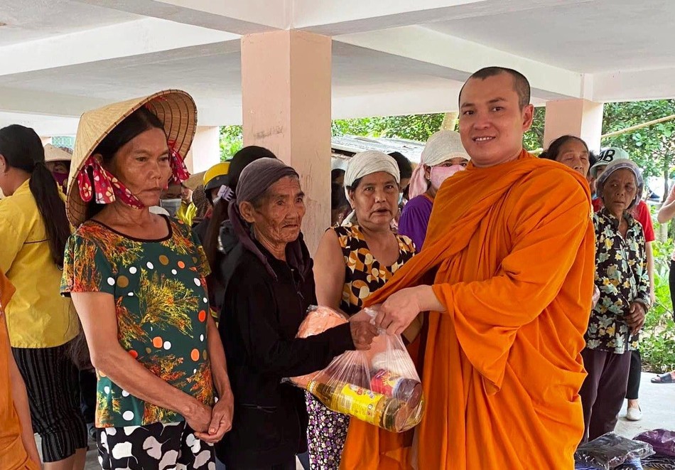 Chương trình do Tịnh xá Ngọc Duyên (thị xã An Nhơn), Ni sư Thích nữ Thuần Liên, trụ trì chùa Thiện Đức (thành phố Quảng Ngãi) và thiện nam tín nữ Phật tử, mạnh thường quân tổ chức Chương trình do Tịnh xá Ngọc Duyên (thị xã An Nhơn), Ni sư Thích nữ Thuần Liên, trụ trì chùa Thiện Đức (thành phố Quảng Ngãi) và thiện nam tín nữ Phật tử, mạnh thường quân tổ chức