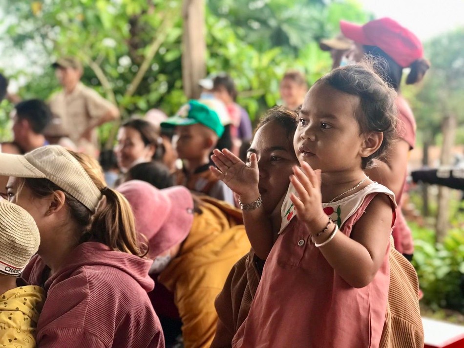 Các em bé lần đầu được chơi trung thu, ăn buffet chay tại Đạo tràng Phước Bảo Các em bé lần đầu được chơi trung thu, ăn buffet chay tại Đạo tràng Phước Bảo