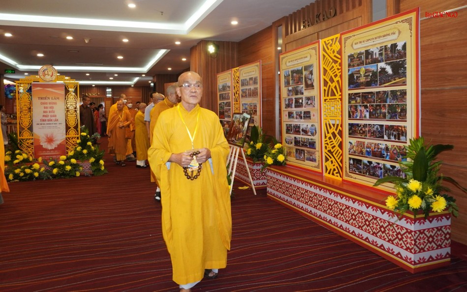 Tham quan triển lãm