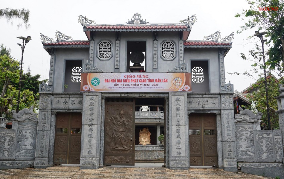 Băng-rôn chào mừng