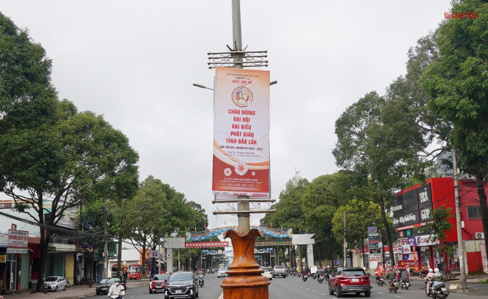 Pano được thiết trí trên đường Nguyễn Tất Thành