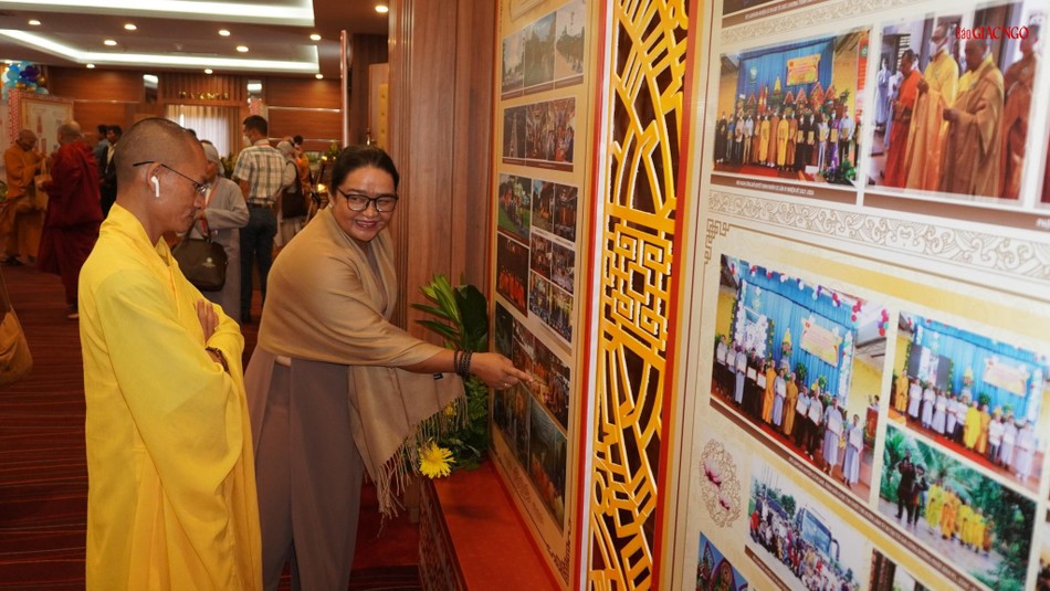 Khu trưng bày triển lãm hình ảnh Phật sự các huyện, thị xã