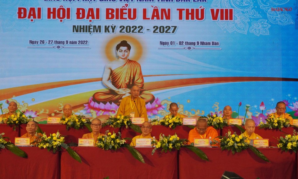 Hòa thượng Thích Thiện Pháp lấy ý kiến đại biểu về nhân sự nhiệm kỳ